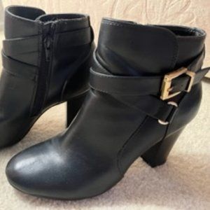 Merona- stylish black ankle boots. Size 7.5  In great condition.